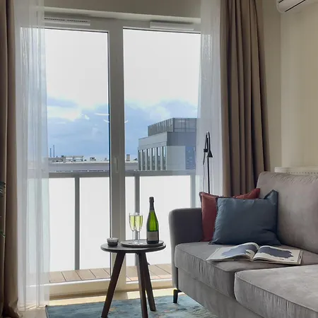 Urban Global Premium, 5th Floor No 03, Free Garage, Self Check-in, No Deposit * Katowice